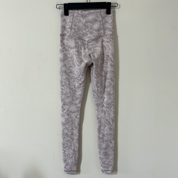 Athleta Elation Textured Tight Frosted Floral Velvety Pink/ Icelandic Mineral - Picture 6 of 11